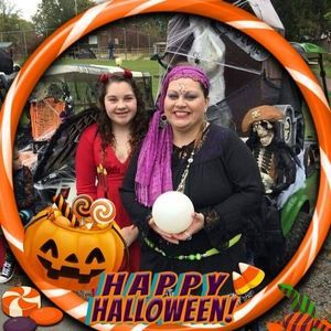 Meet your Posher, Crystal